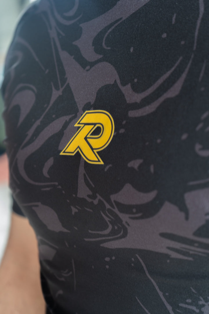 RELENTLESS Short-Sleeve Flow Rashguard - Black